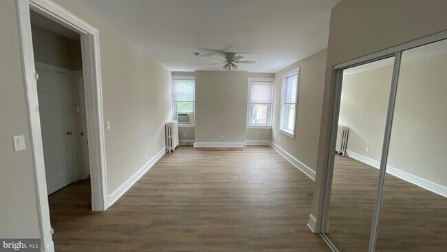 Building Photo - 2509 Cliffbourne Pl NW
