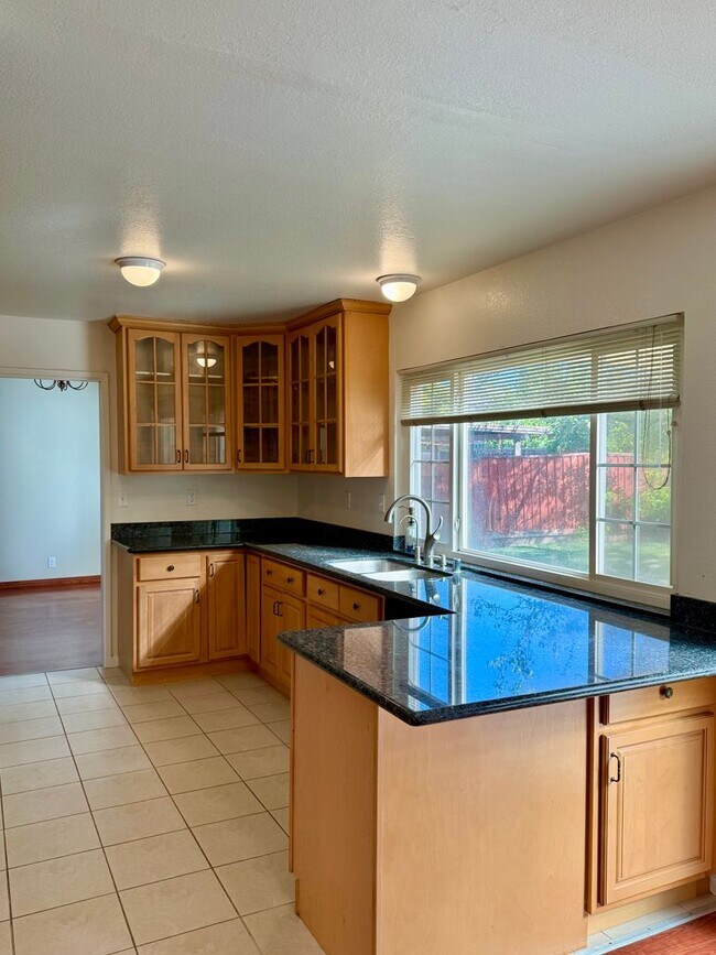 Building Photo - $4,100 - GORGEOUS 4 BEDROOM UNION CITY HOME