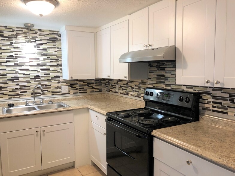 Rock Canyon Apartments 301 Hal Muldrow Dr Norman OK 73069 Apartment Finder