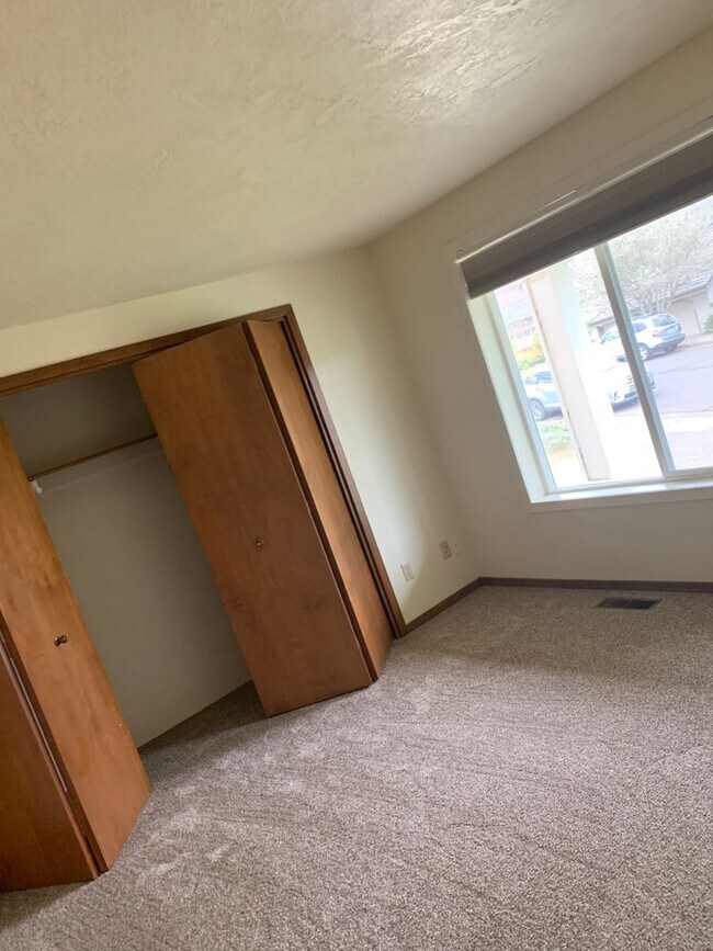 Building Photo - 3790 NW Wisteria Way