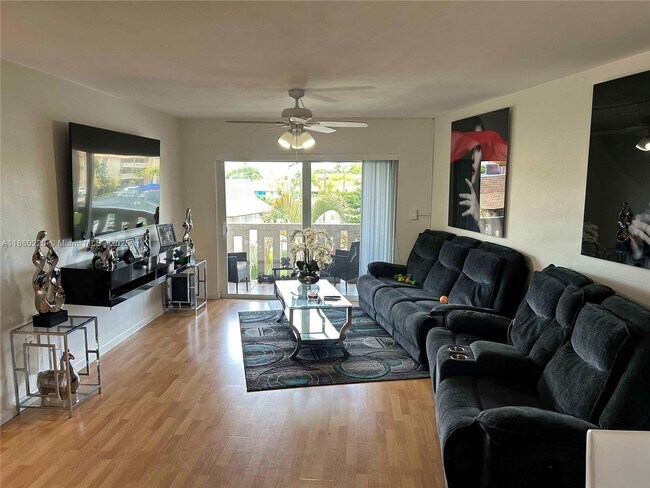 Primary Photo - 7480 Miami Lakes Dr