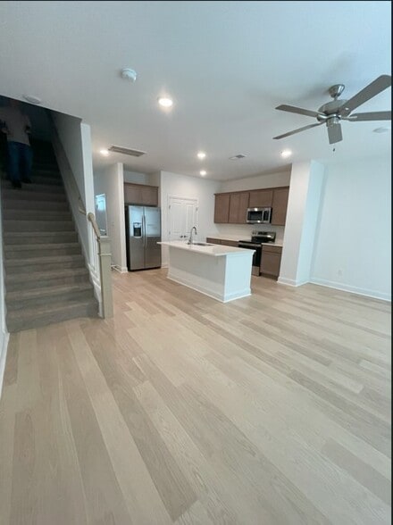 Kitchen - 1825 Bennett Vlg Dr