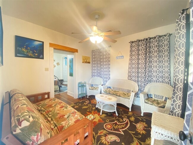 Building Photo - 2528 Avenue Q 1/2 Ave