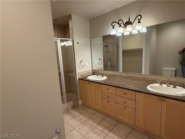 Building Photo - 2455 W Serene Ave