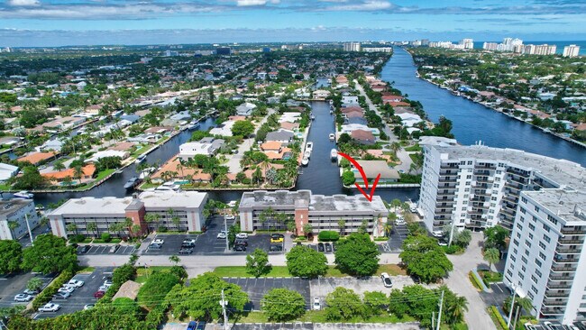 Building Photo - 3121 NE 51st St