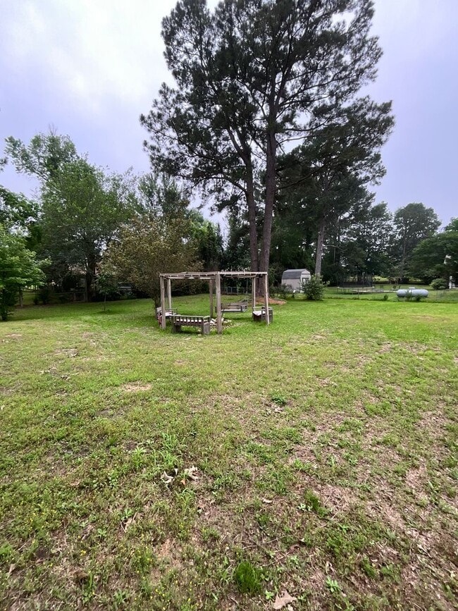 Building Photo - 106 Burnley Dr