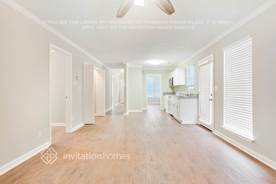 Building Photo - 686 Thomasville Blvd SE