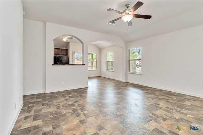 Building Photo - 421 Capistrano Dr