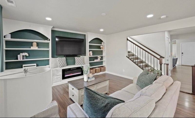 Building Photo - 4032 Silver Star Grove