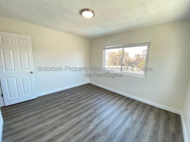 Building Photo - 1311 W Puls St