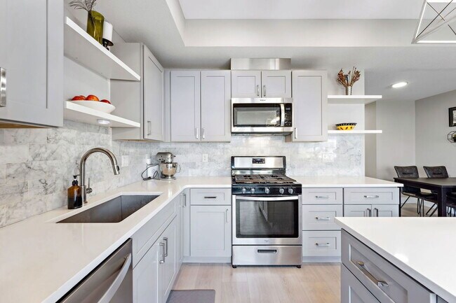 Building Photo - 2869 W Parkside Pl