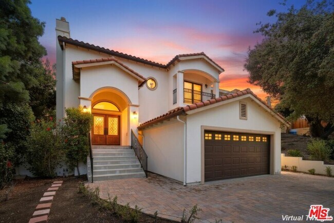 Building Photo - 3528 Mesquite Dr
