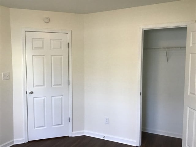 Building Photo - 2512 Walnut Tree Ln