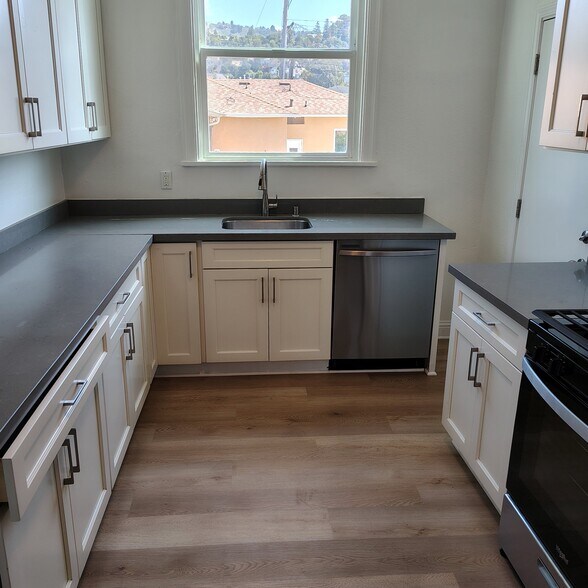 Building Photo - 2684 73rd Ave