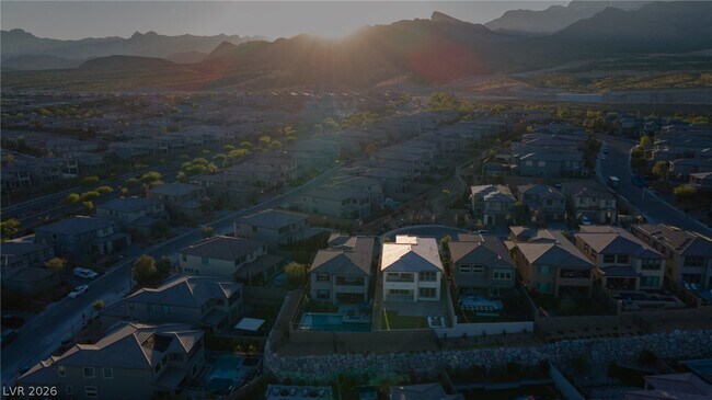 Building Photo - 400 Red Feather Peak Ct