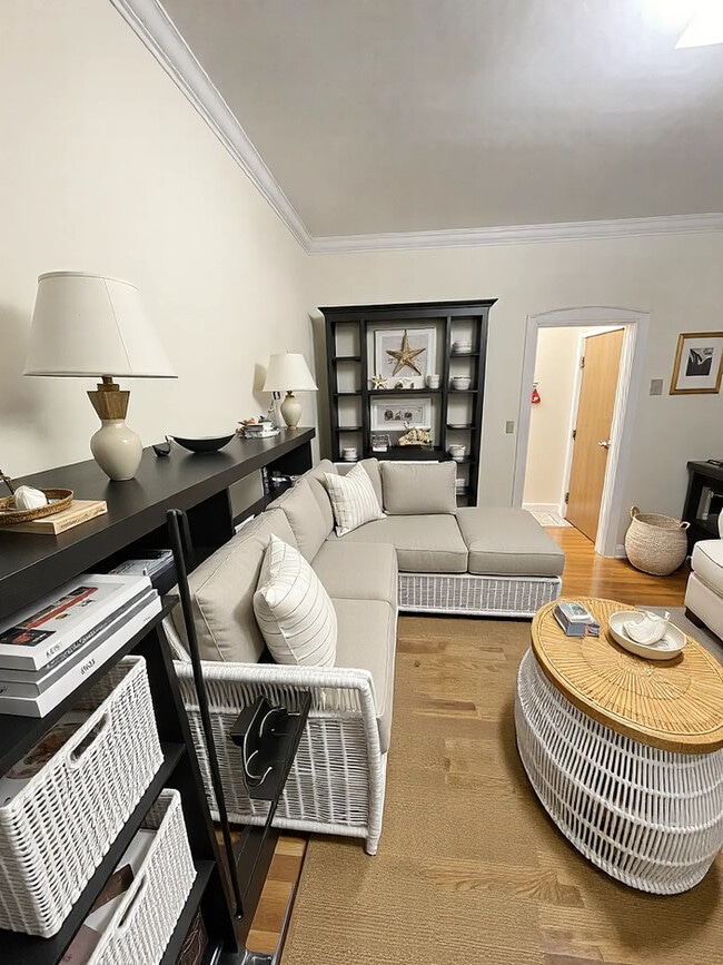 Building Photo - 4 Park Vale Ave