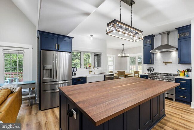 Building Photo - 17 Old Banks Dr