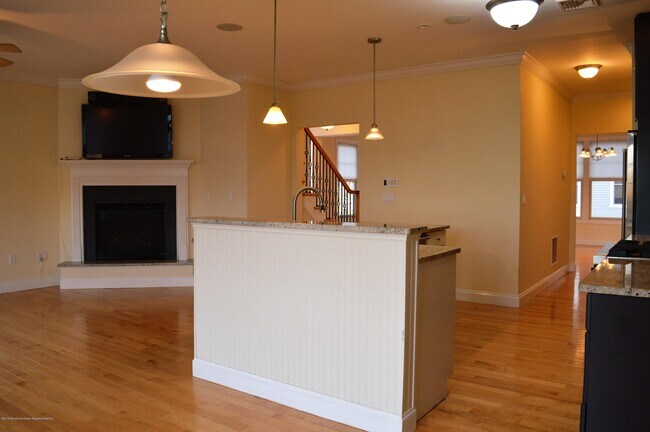 Building Photo - 606 Park Ave