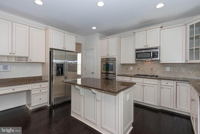 Building Photo - 4100 Presidential Hill Loop