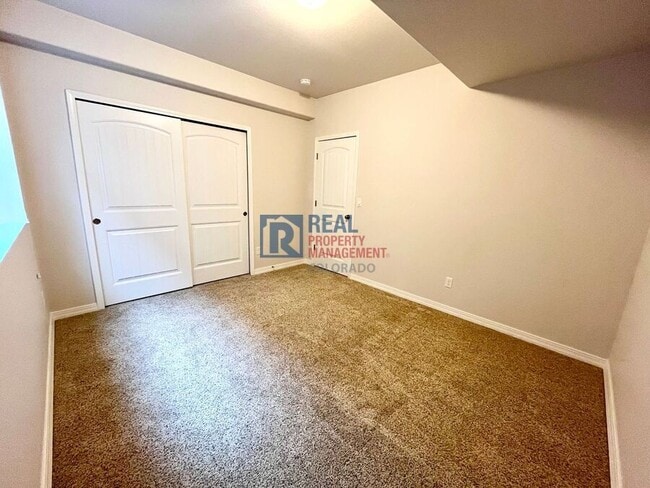 Building Photo - 10831 Fossil Dust Dr