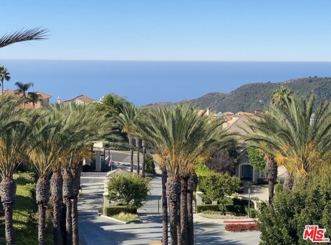 Building Photo - 16800 Calle Montecito