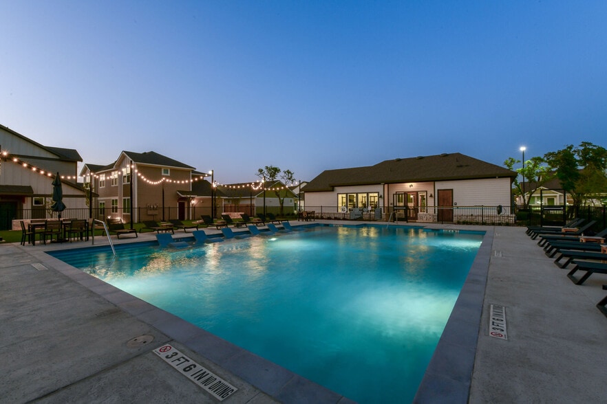 Building Photo - Ascend on Potranco