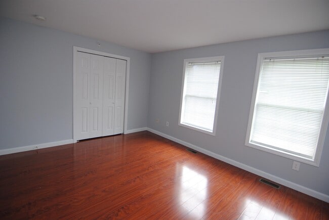 Building Photo - 75 Overlook Cir