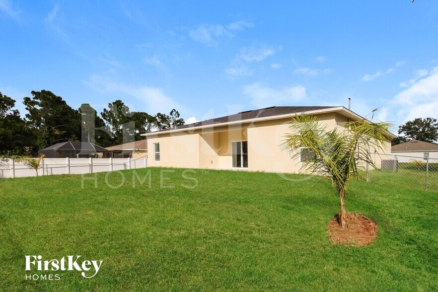 Building Photo - 3021 Tropical Cir SE