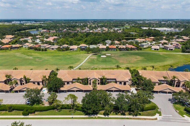 Building Photo - 905 Fairwaycove Ln
