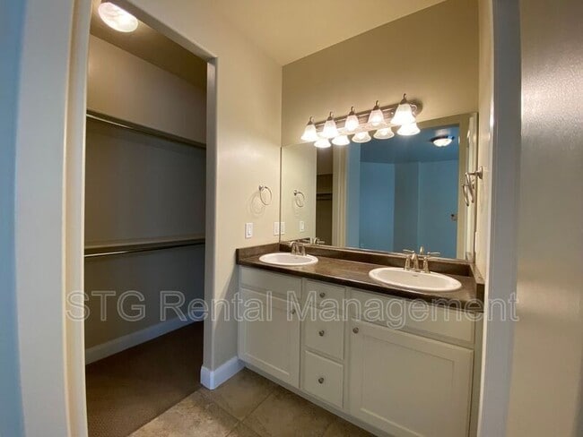Building Photo - 3439 S Barcelona Dr