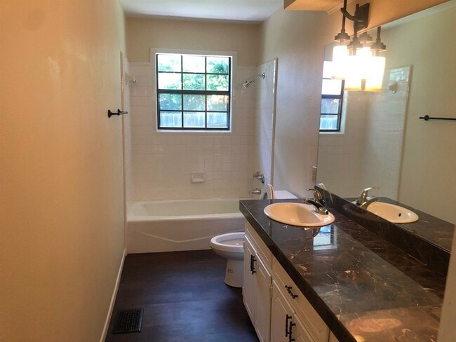 Building Photo - 268 Quail