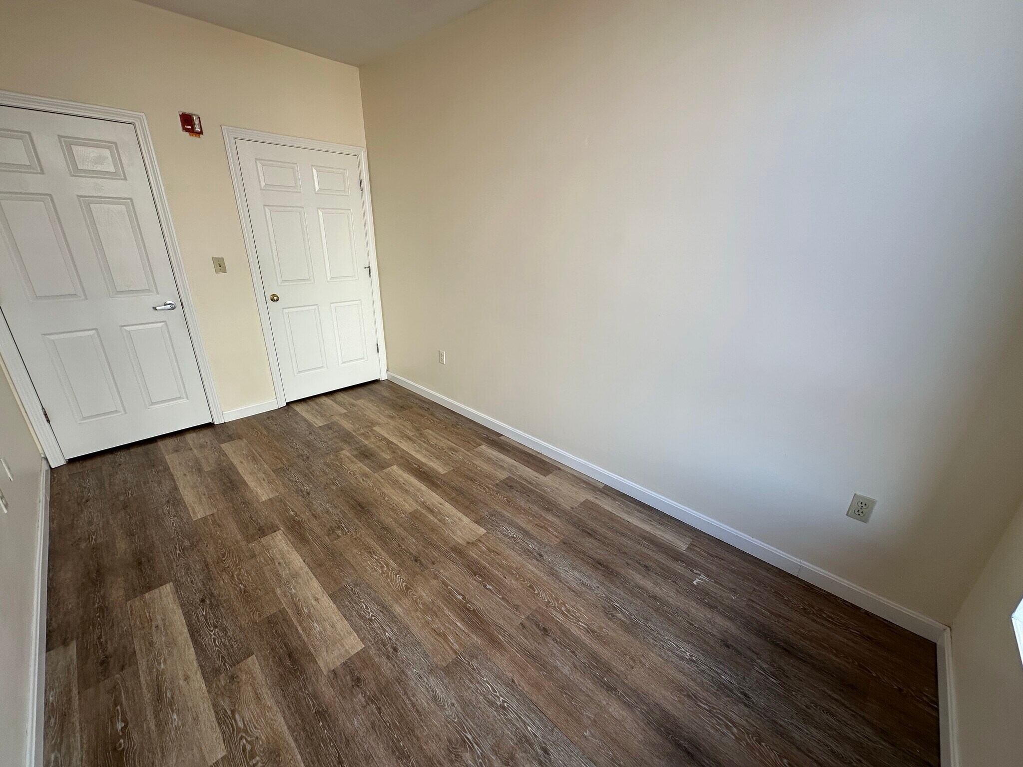 Building Photo - 83 Essex St