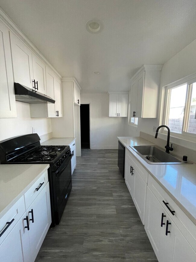 Building Photo - For Rent – 3 Bed, 2 Bath Home in Rowland Heights