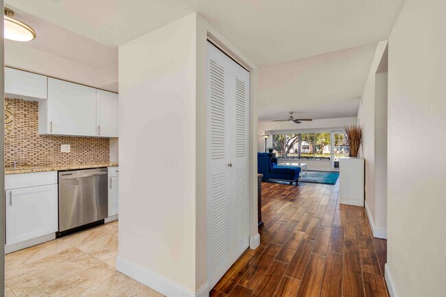 Building Photo - 1750 Belleair Forest Dr