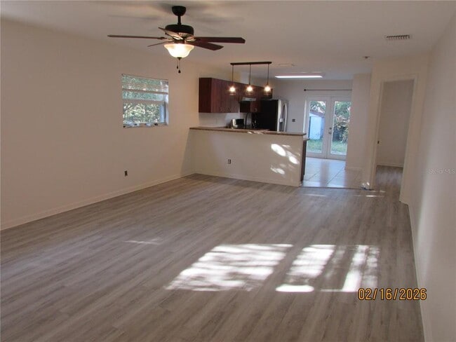 Building Photo - 506 6th Ave NW