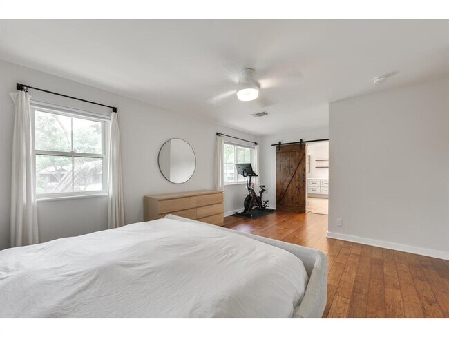 Building Photo - 8700 Mountainwood Cir