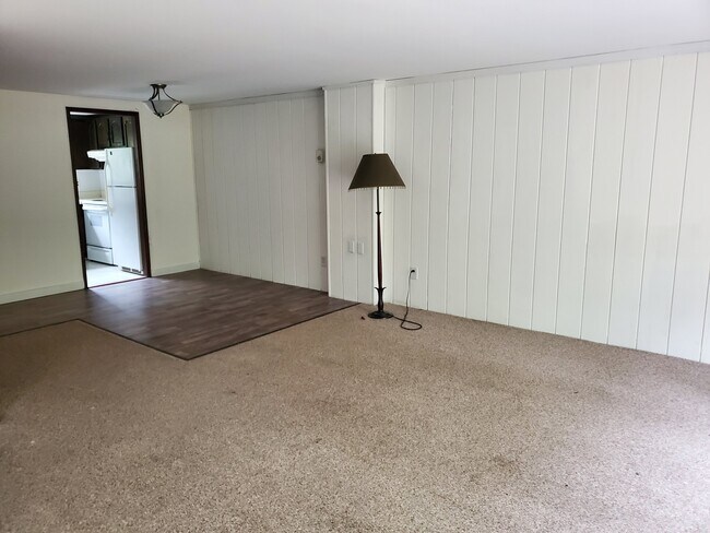 Building Photo - 48 Orris Rd