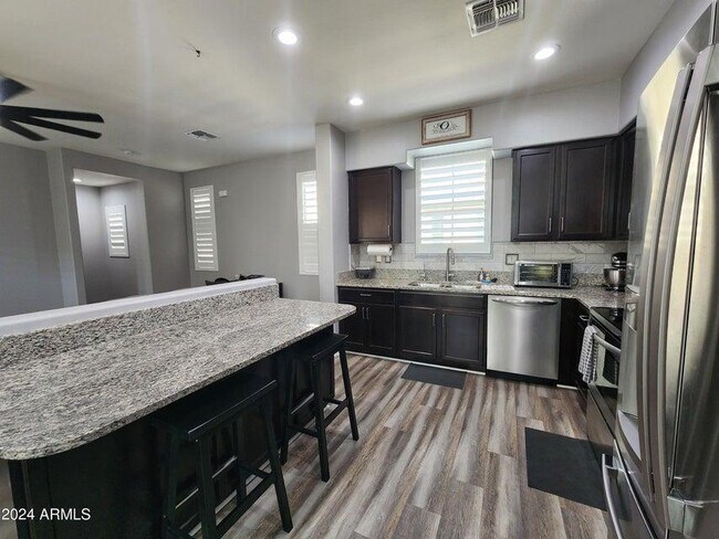 Building Photo - 1822 N 77th Glen