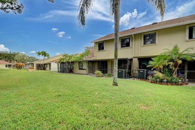 Building Photo - 1105 Maplewood Dr