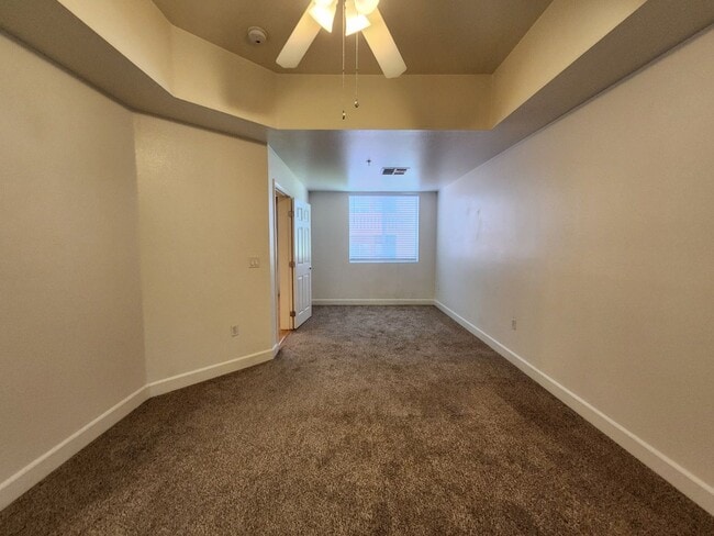 Building Photo - Luxury Mid-rise Condo unit  located on the...