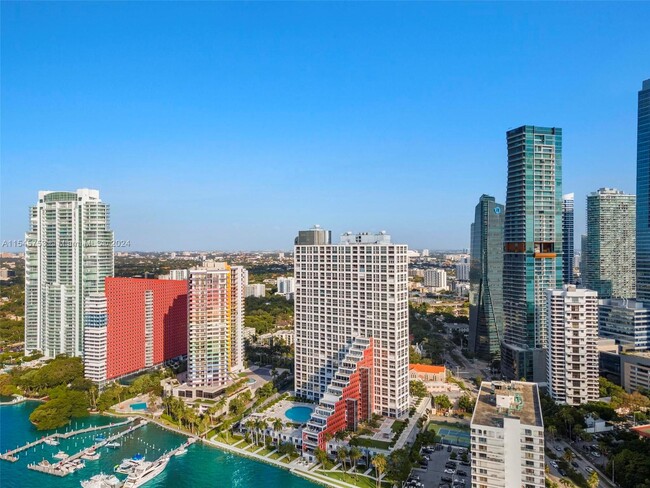 Building Photo - 1541 Brickell Ave