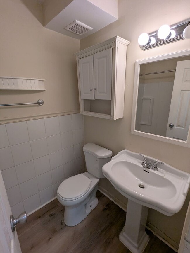 Building Photo - 2 Bedroom 2 Bathroom Condo Apartment (Squirrel Hill North)