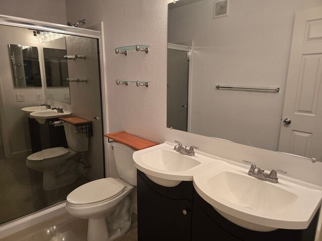 Building Photo - UPGRADED CONDO READY TO MOVE INTO!