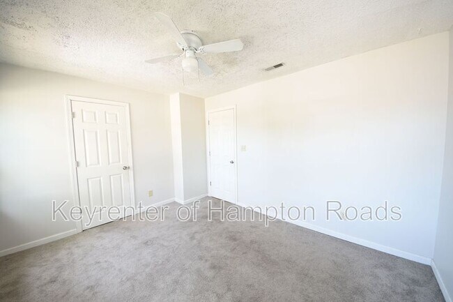 Building Photo - 20 Academy Ln