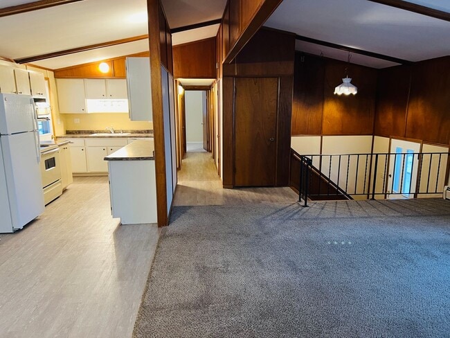 Building Photo - Single Family Home in Rib Mountain!