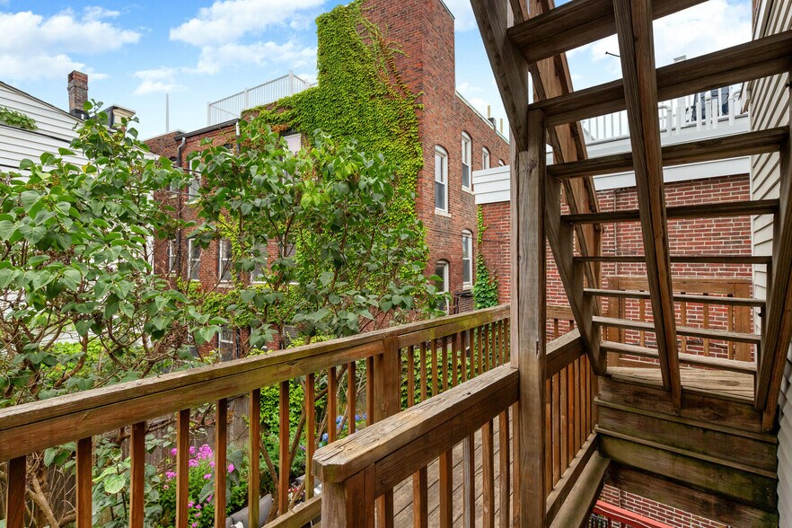 Building Photo - 39 Mount Vernon St