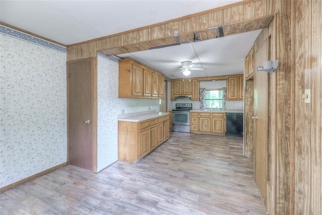 Building Photo - 330 Oak Tree Dr