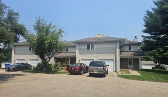 Building Photo - 741 Aspen Ave