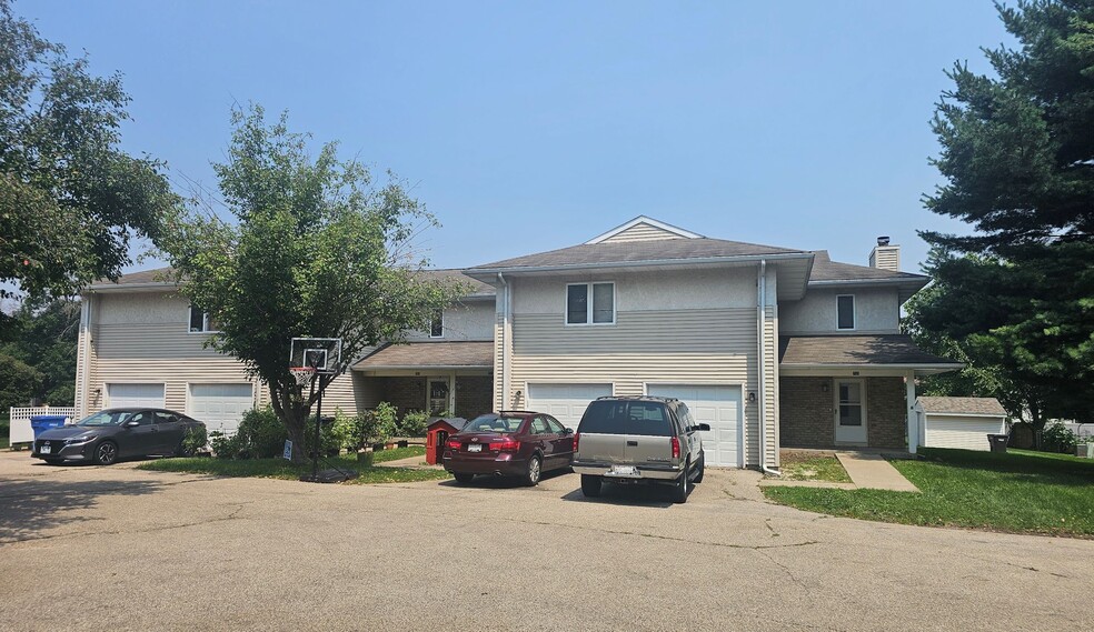 Primary Photo - 741 Aspen Ave