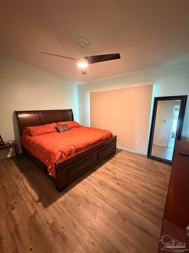 Building Photo - 200 Pensacola Beach Rd